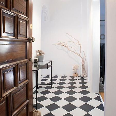 Spacious 82 M2 Two Bedroom Classy Apartment Near City Center Thessaloníki Ngoại thất bức ảnh
